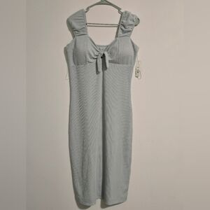 No Boundaries Green Sleeveless Sweetheart Midi Dress